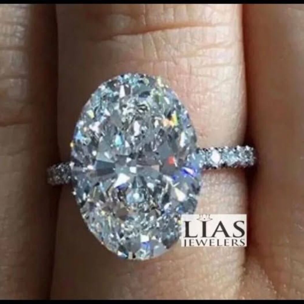 New 18k White gold engagement ring